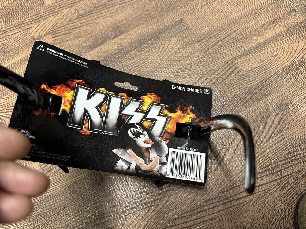 KISS Demon Glasses 2010 Destroyer Sunglasses Kiss Rock Band Catalog NWT