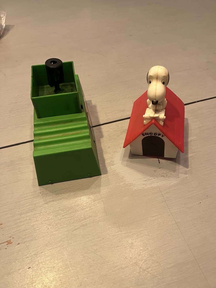 Vintage Snoopy pencil sharpener