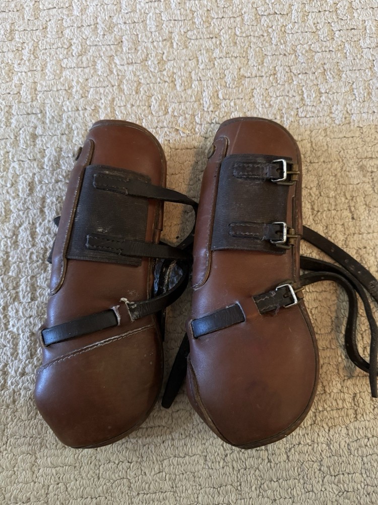 Beval Leather Open Front Boots - Large