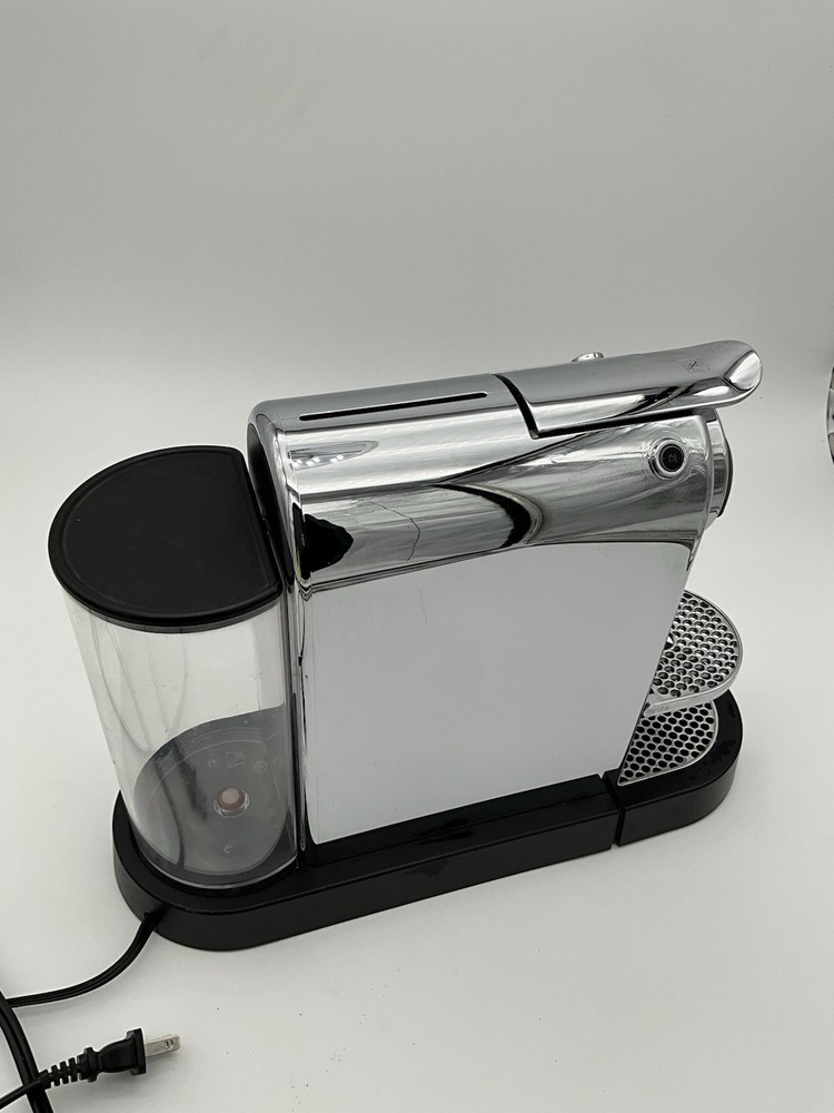 DeLonghi Nepresso Citiz Chrome & Black Expresso Machine Working Condition