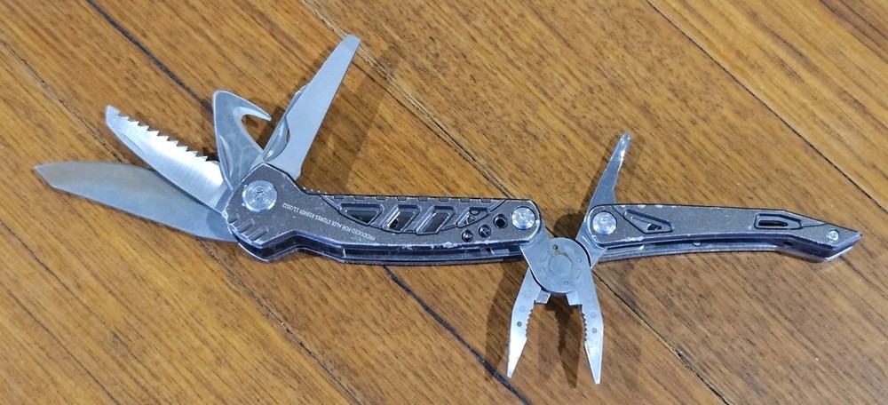 Workzone Multi-Tool Folding Pliers Knife Screwdrivers – ALDI 2022 – Used