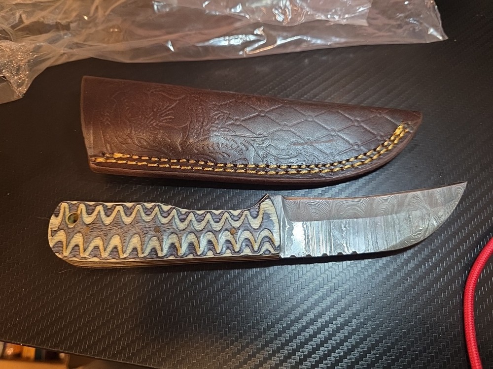 hand made Damascus knife fixed blade