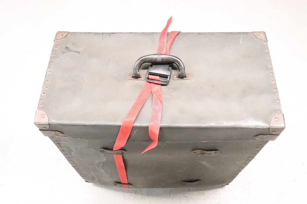 Fiber Hardware Case 23x11x21 Vintage