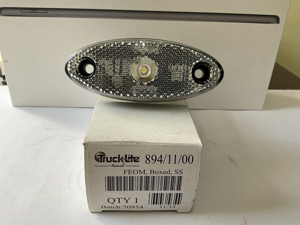 RUBBOLITE MODEL 894 LED FRONT MARKER LAMP NEW