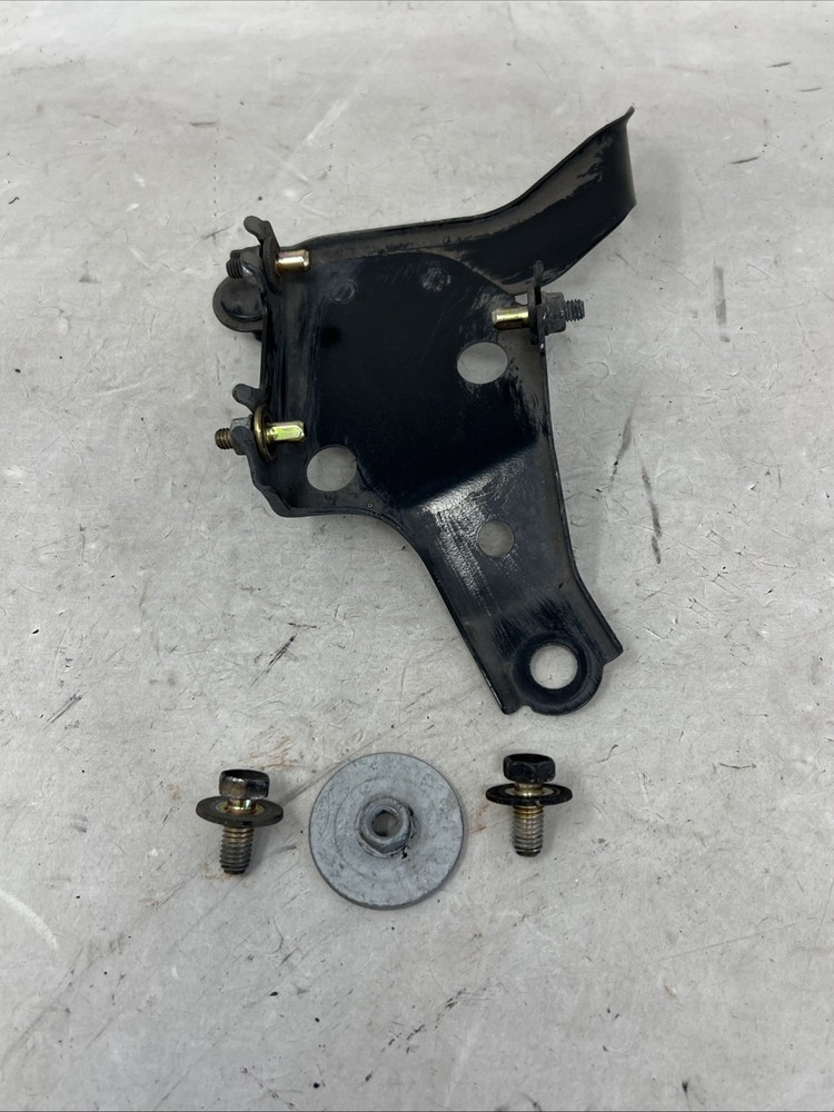 2003-2008 Toyota Corolla Matrix ABS Anti Lock Brake System Pump Module Bracket