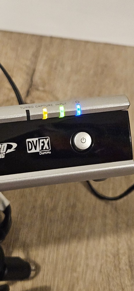 Creative Labs Video Blaster Editor + RCA + S Video + USB Cables + Power Adapters