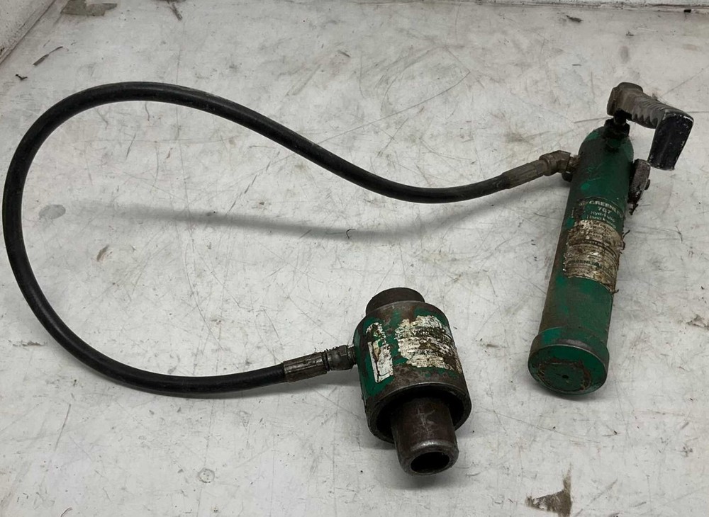 Greenlee 767 Hydraulic hand pump w/ Draw Stud