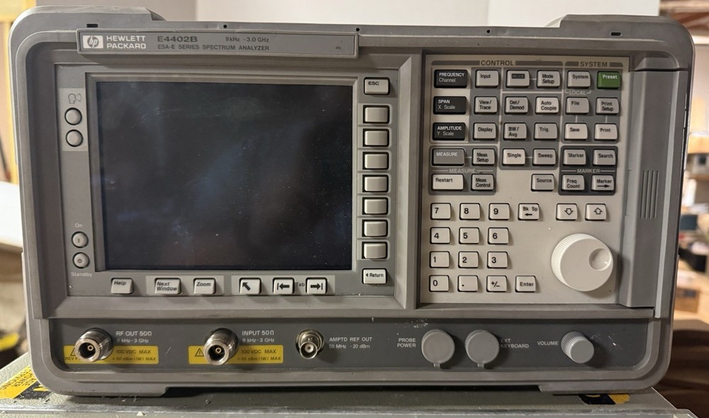 Agilent / HP E4402B 3GHz Spectrum Analyzer Loaded 1DN Tracking Generator