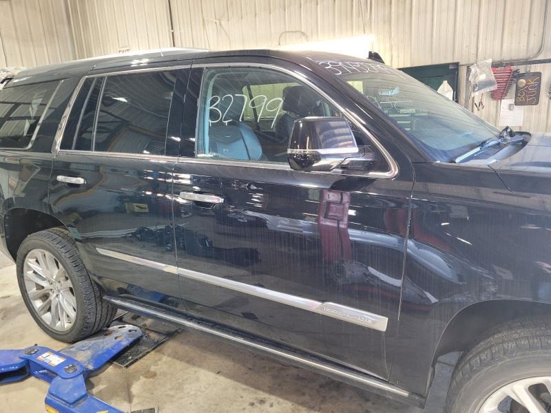 ESCALADE 2019 Air Shutter 1896181