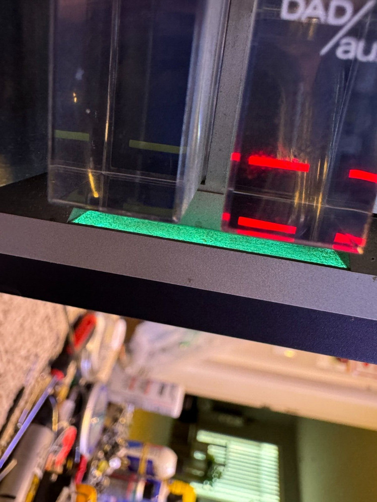 Luxman LX-104 amplifier front panel central section lamp.