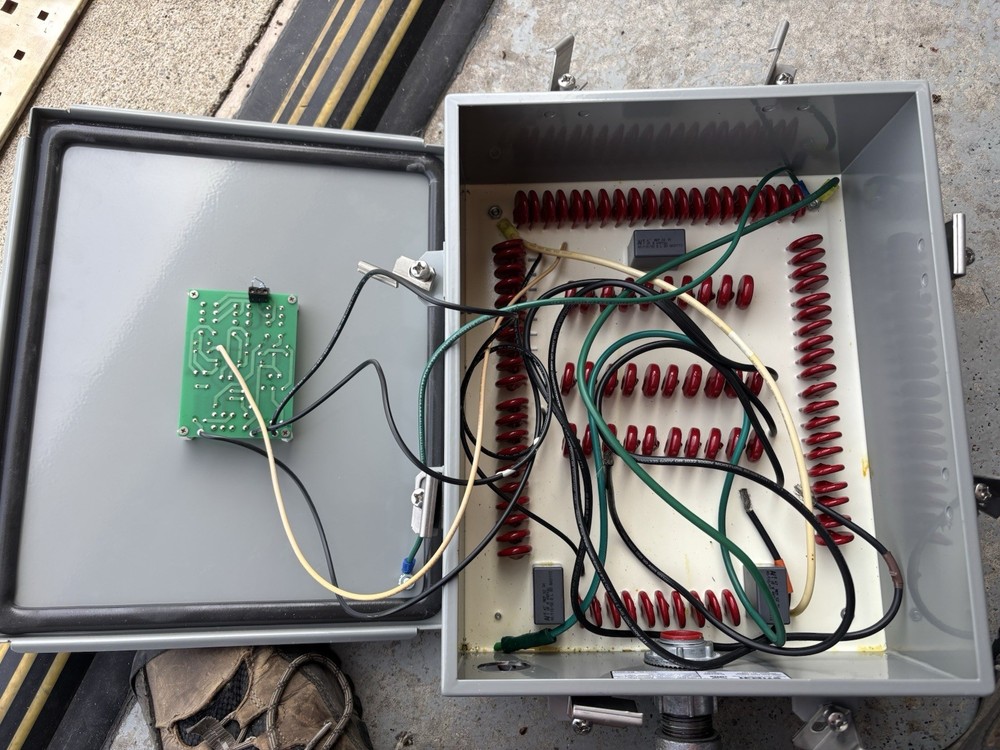 AC DATA SURGE PROTECTION DEVICE AM7100-V-07