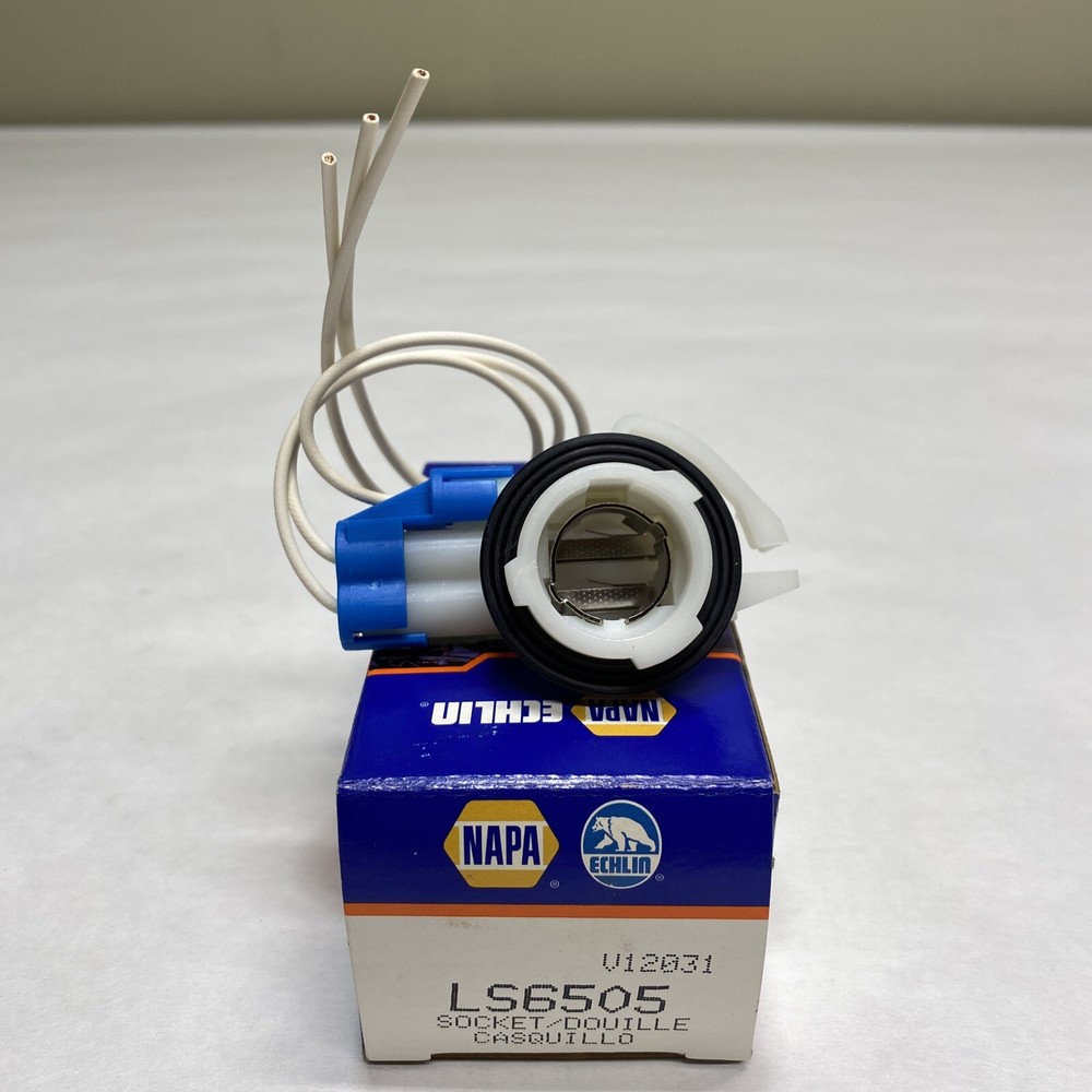 New Napa Echlin Light Socket LS6505