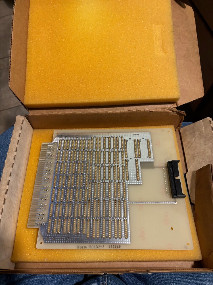 Augat - System 03819 8136-RG102-2