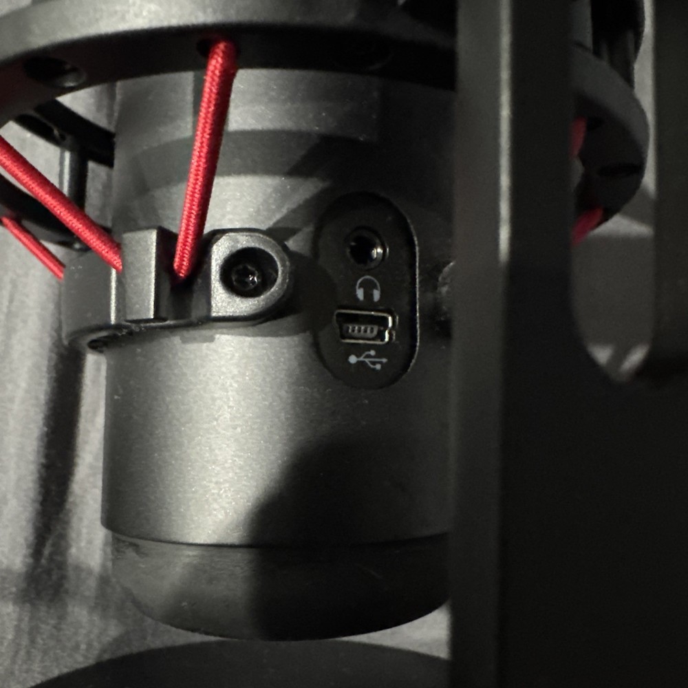 HyperX QuadCast - USB Condenser Gaming Microphone Red LED. Read Description