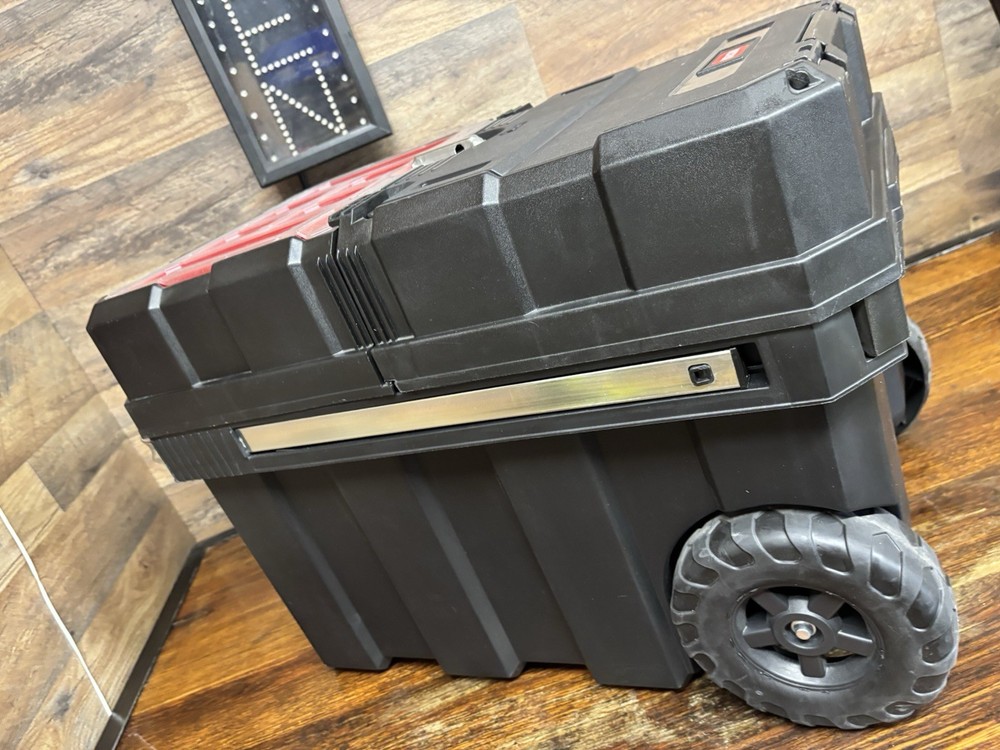 Keter Masterloader Resin Rolling Tool Box with Masterloader