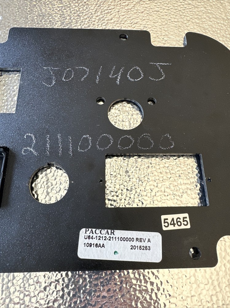 2018 Kenworth T680 Sleeper Control Panel Bracket 10916AA U64-1212-2111 OEM