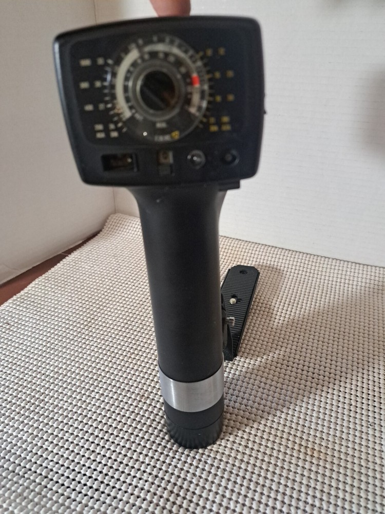 Rollei E36RE Electronic Flash Unit L- Bracket & Battery, No Cord, Untested 3560