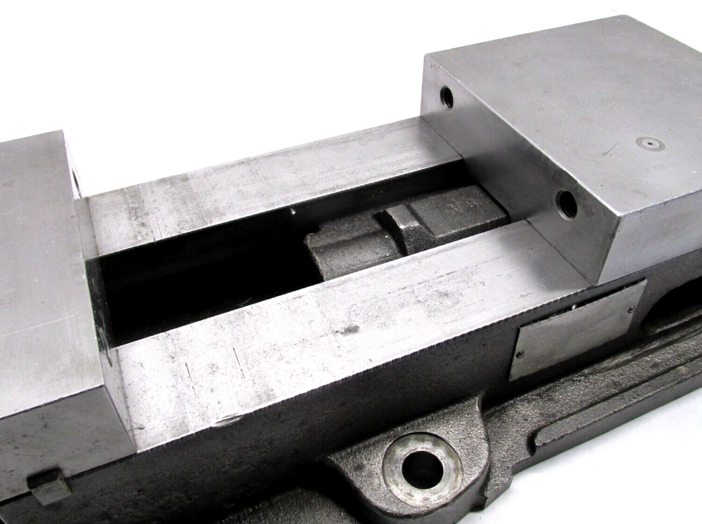 KURT ANGLOCK 6" MILLING MACHINE VISE - #D60