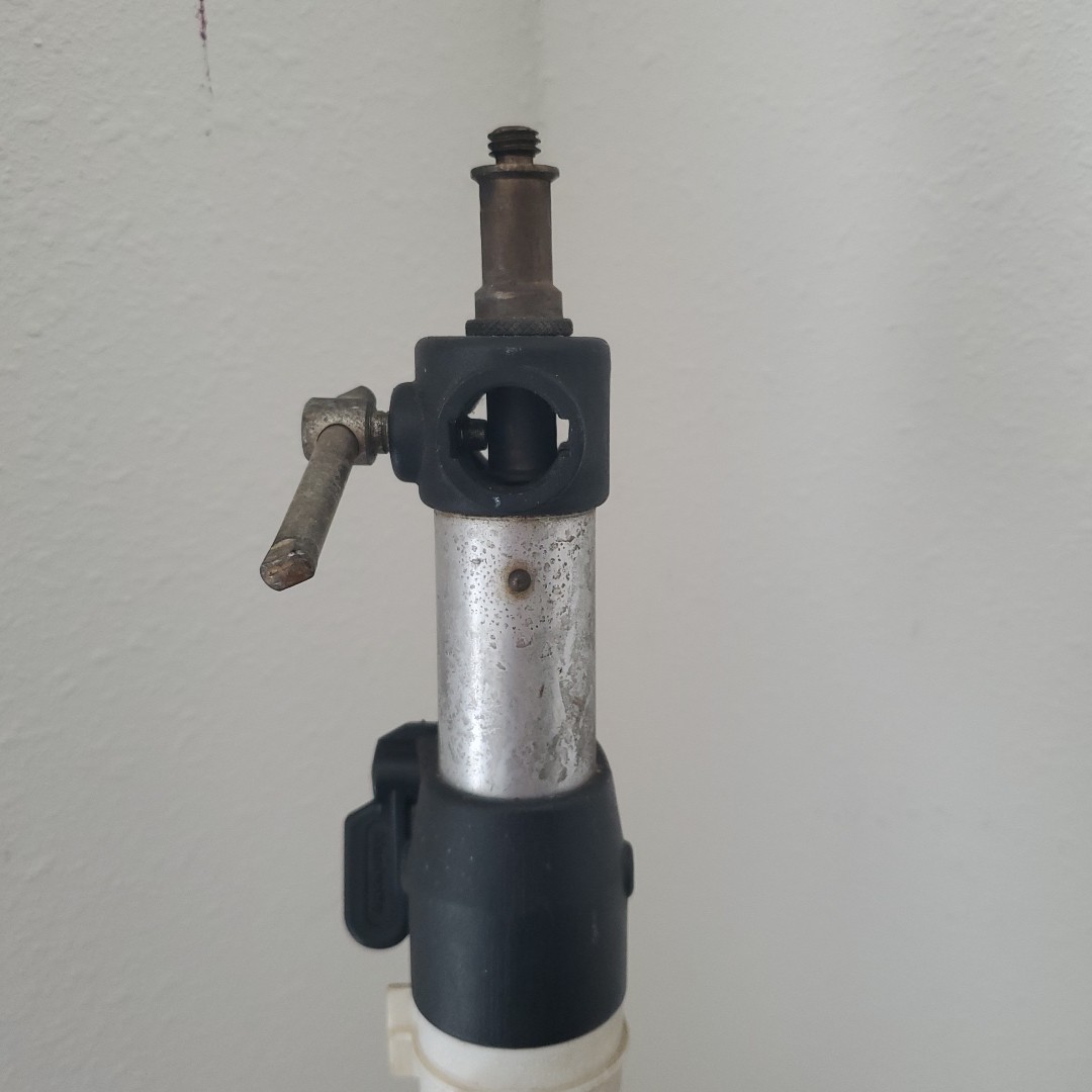 BOGEN MANFROTTO ADJUSTABLE ALUMINUM WALL MOUNTED BOOM ARM #3077