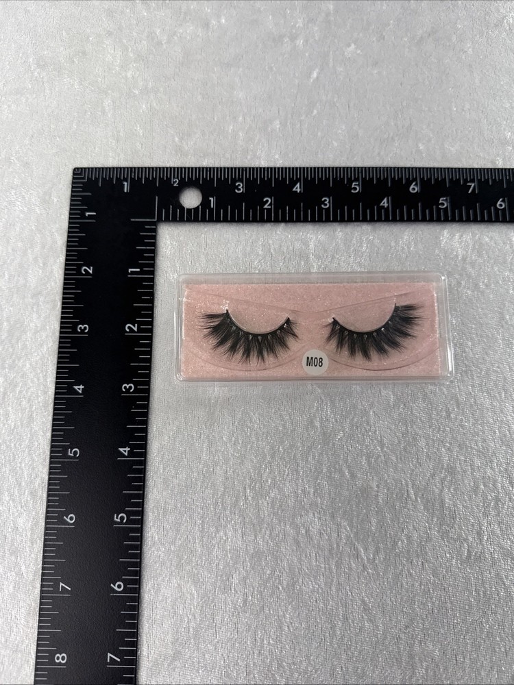 false eyelashes #M08
