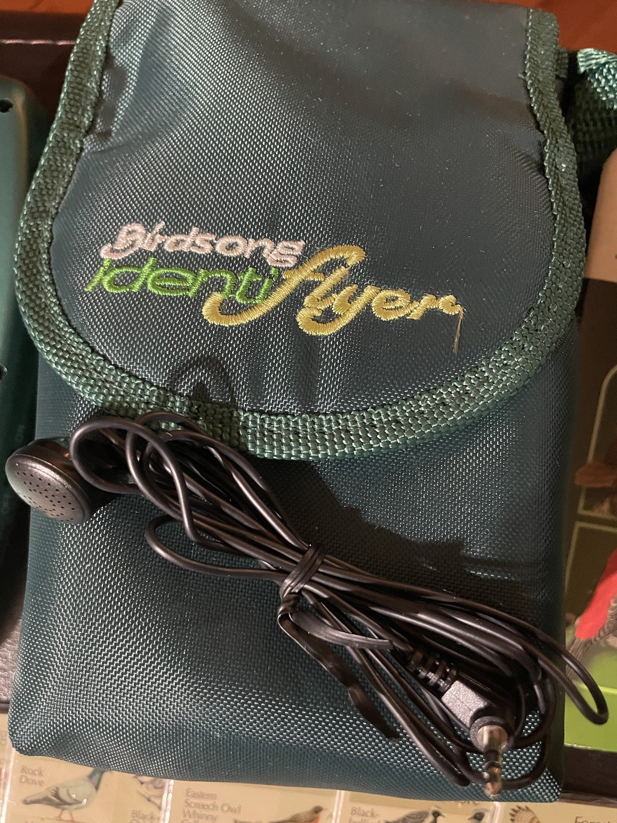 Handheld Electronic Birdsong Identiflyer,Carrying Case, 14 Song Cards,Earbud