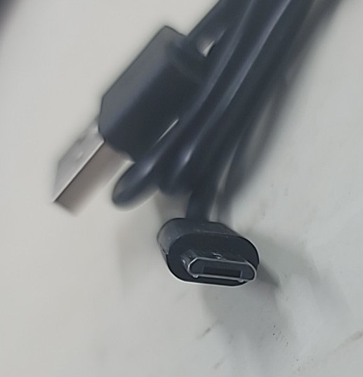 GOGROOVE FLEXSMART X2 BLUETOOTH IN CAR FM TRANSMITTER W/USB Charger.