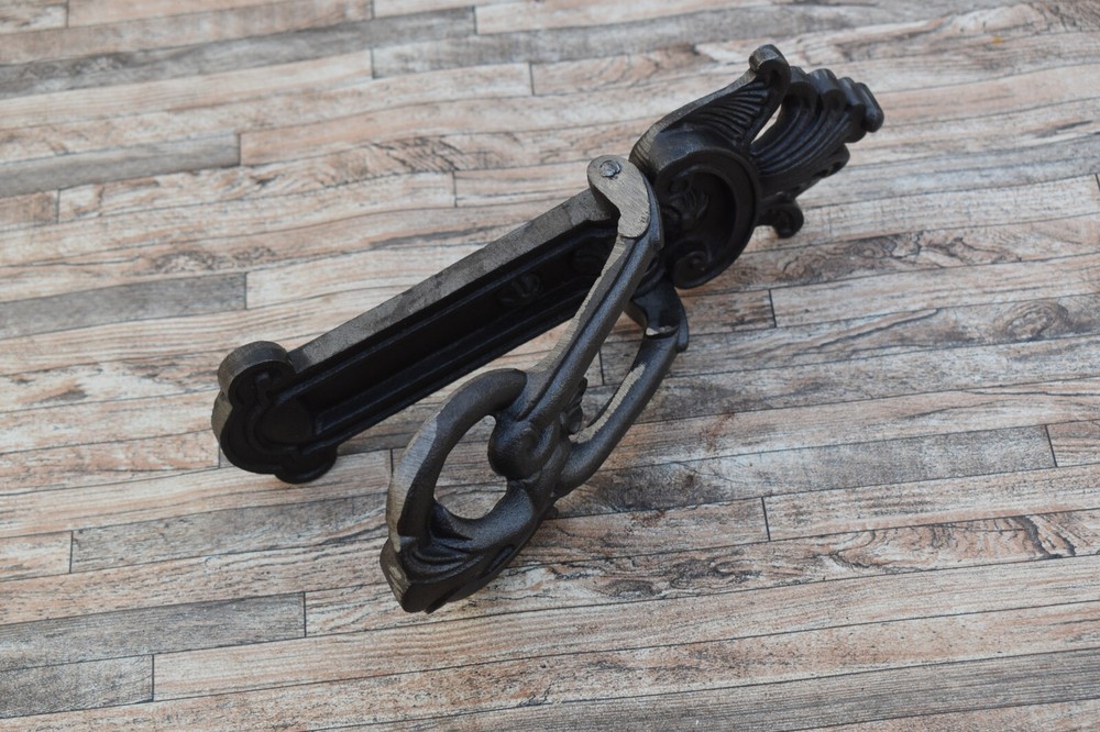 Vintage Style Cast Iron Knocker Beautiful Design Front Door Gate Pull Handle