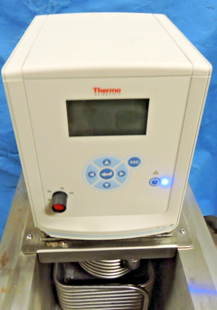 Thermo Haake A25 Chiller Recirculating Bath / AC200 Controller with Hoses / 230V