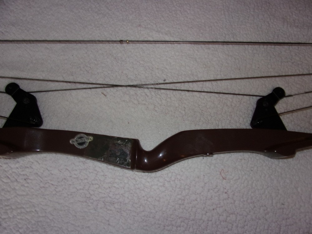 Bear Whitetail Hunter Compound Bow Later Model