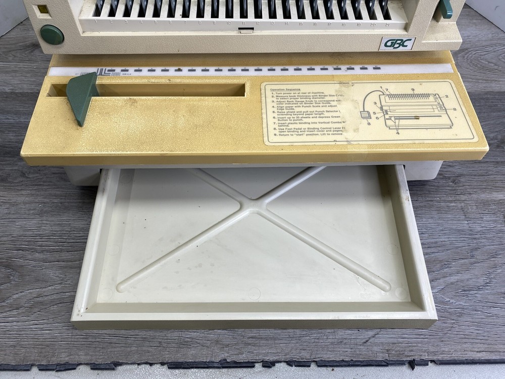 GBC Electric Binder Model 470-KM *Tested Works*
