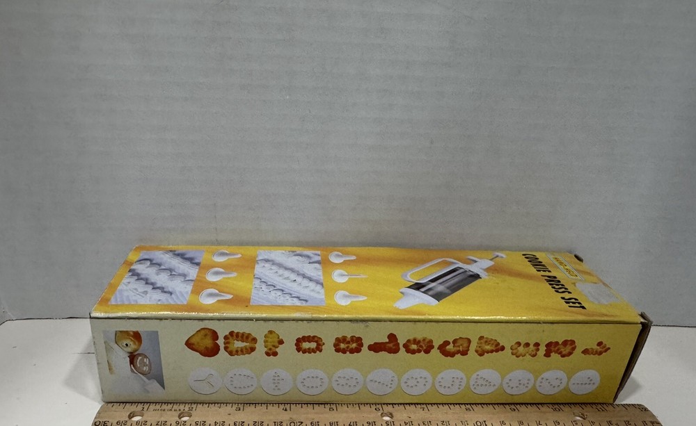 NOS Hand Held Cookie Press Set 24 Decorating Discs 6 Decorating Tips
