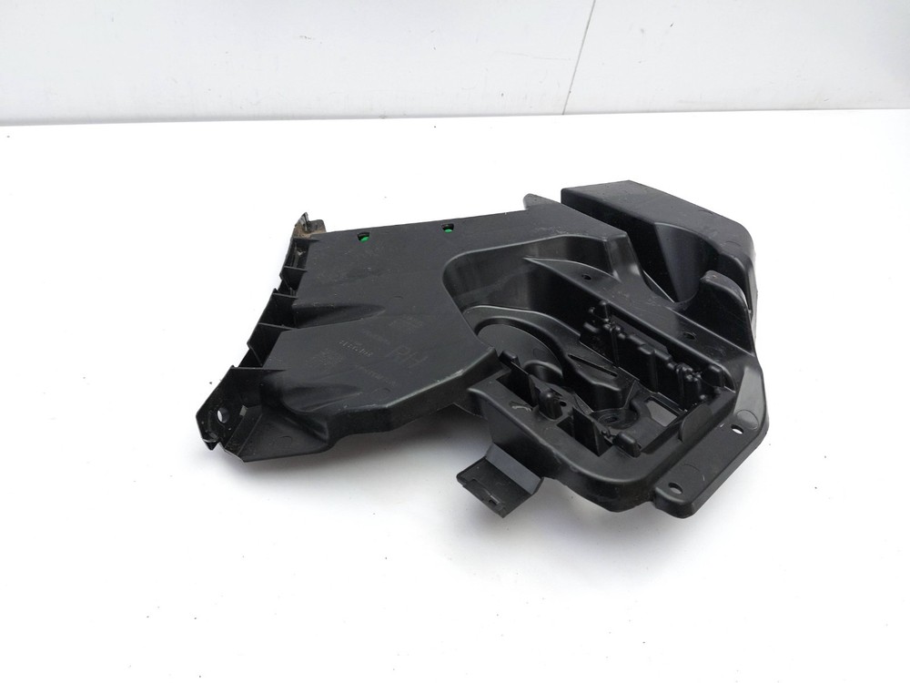 REAR RIGHT BUMPER BRACKET MOUNT SUPPORT 31395104 VOLVO V40 2016