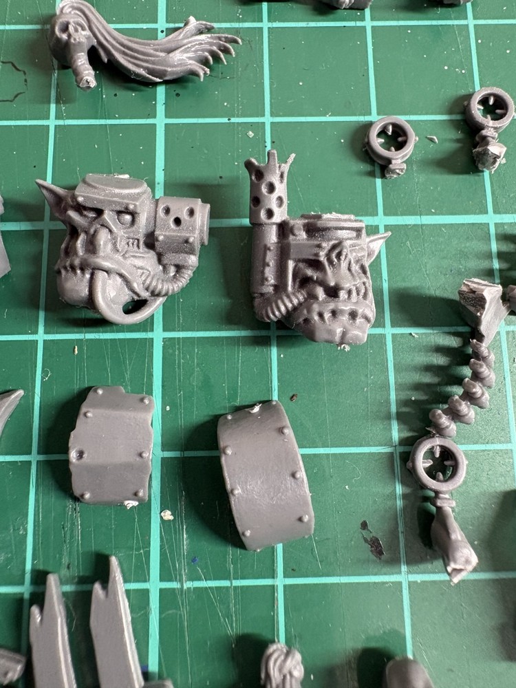 Warhammer 40K Orks Mega Bits Lot| Heads Weapons & Accessories Bundle | Kitbash