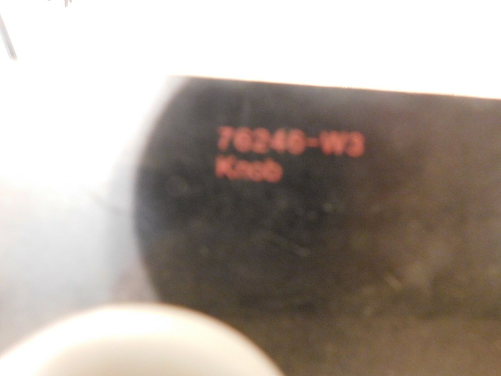 AMEROCK ROUND KNOB, PULL, WHITE CERAMIC, BRASS CENTER. BP76246-W3