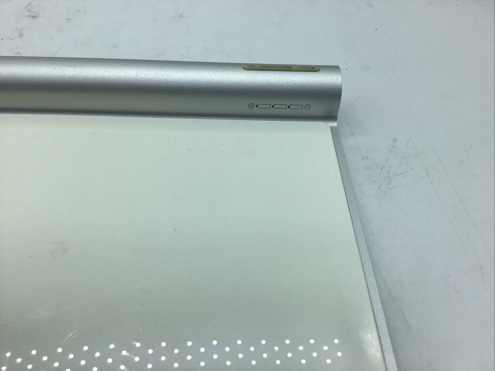 Apple A1255, A1197 Wireless Keyboard & Mouse Combo Power Tested Bluetooth Read