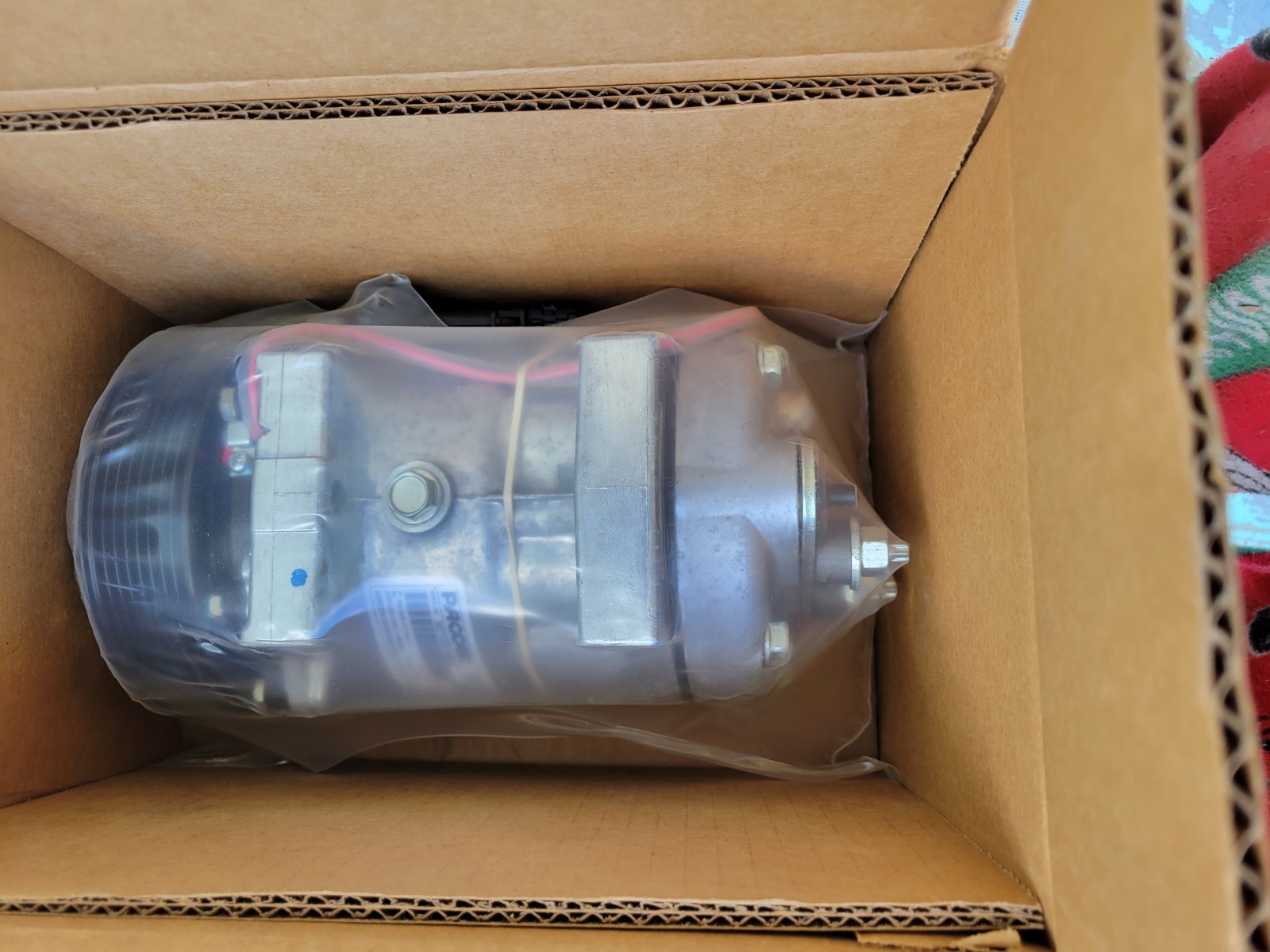 ~ NEW GENUINE PACCAR OEM ~ HVAC SLIMLINE COMPRESSOR ~ F69-1028-131