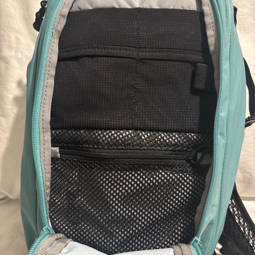 UsedLikeNew_CamelBak M.U.L.E. 12 Mountain Biking Hydration Pack - Easy Mint EUC