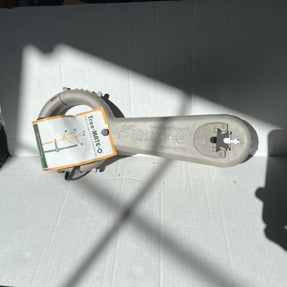 Tree Mate O, Tree Support System for Trees New With Tags