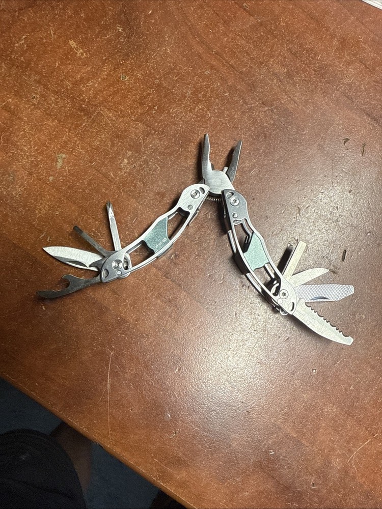 True TU194 Utility Frame Work Mini 9 In 1 Multitool 3” Length Slightly Use