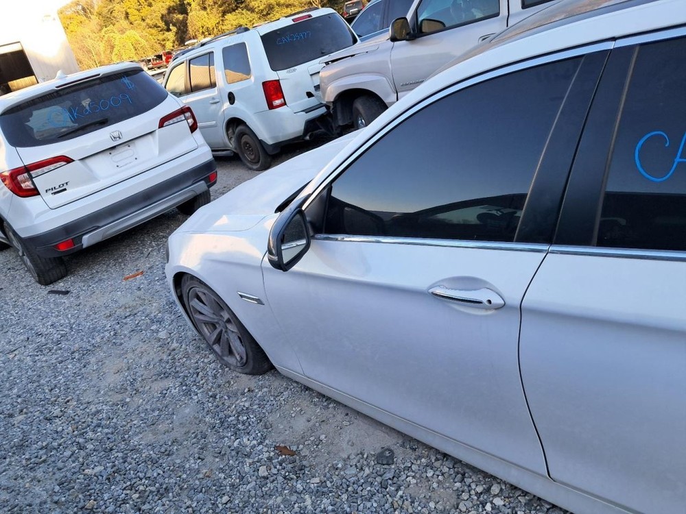 528I 2016 Glove Box 4864248