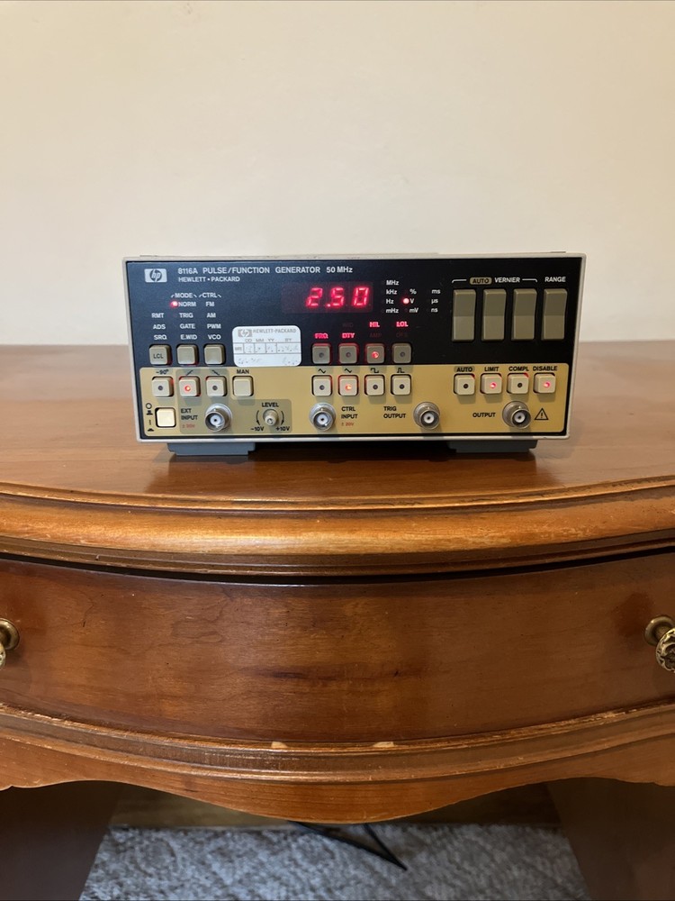 HP 8116A Pulse Function Generator 50MHz Fully Operational Good Condition