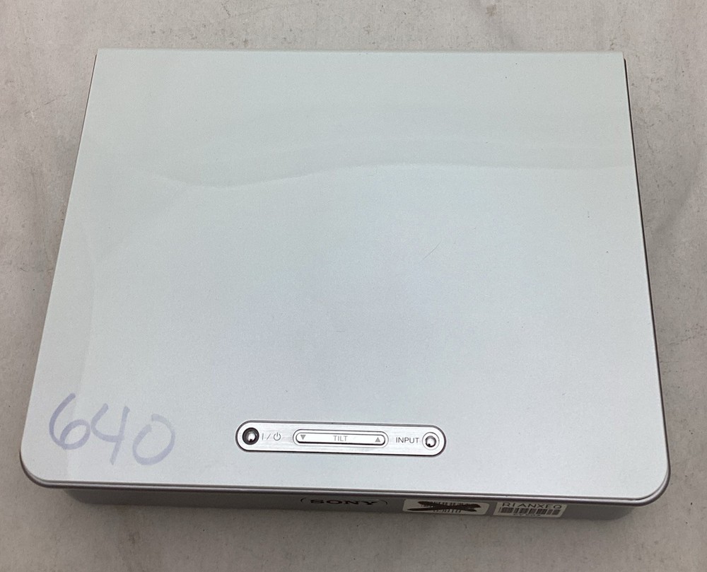 Sony Data Projector w/Remote Control, Cable, and carry case VPL-CS5 Ser. 49358