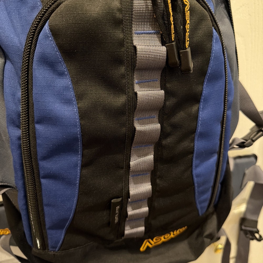 Asolo Backpack Daypack Ventilator Waist Strap Pockets Zip Pockets Storage Hiking