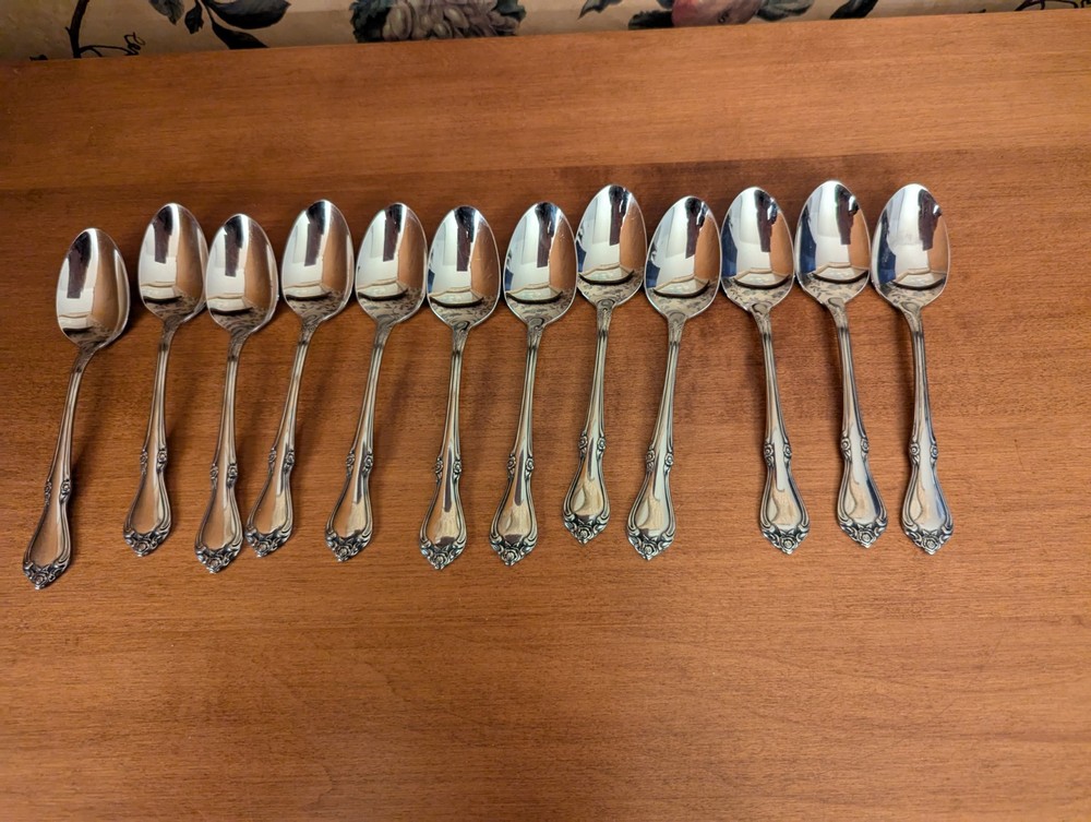 12-ONEIDA CELEBRITY STAINLESS(SSS) TEASPOONS 6"