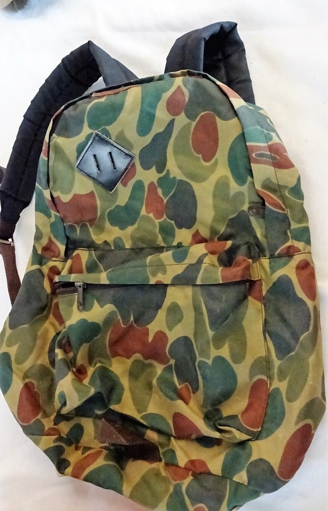 HUNTING ACCESSORIES (2) Visor CAPS & BACK PACK Camouflage Camo Print