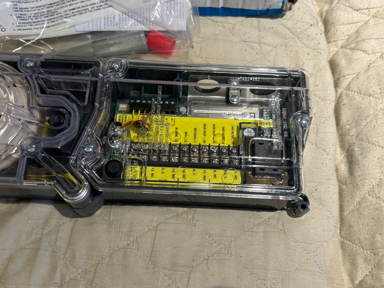 System Sensor D4120 4 Wire Photoelectric Duct Smoke Detector NEW DAMAGED BOX