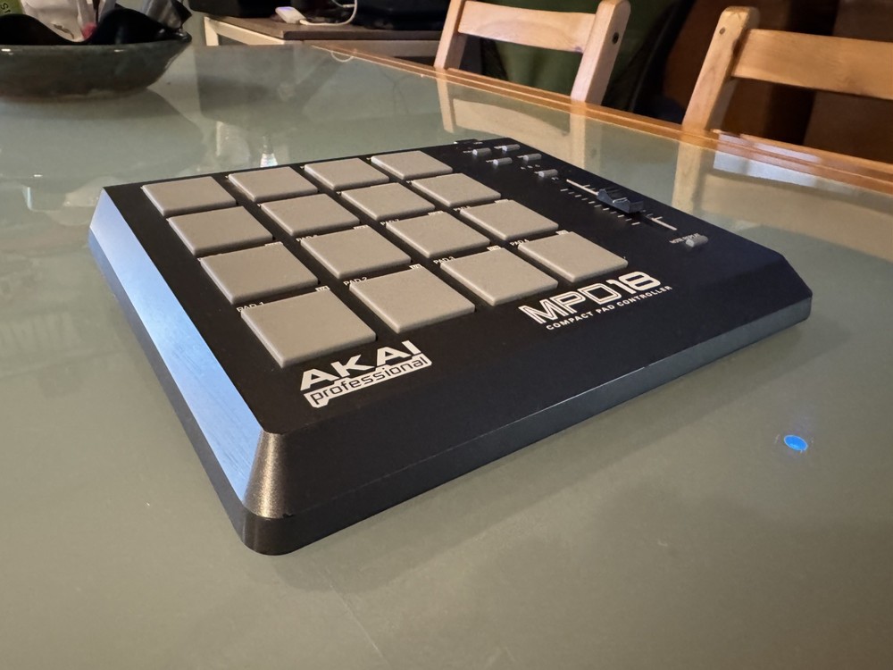 Akai MPD18 compact pad controller