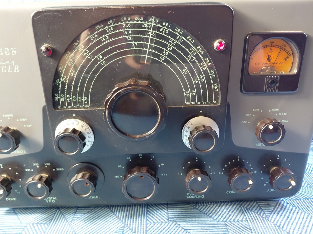 Johnson Viking Ranger Tube Transmitter Powers On Tubes Light Meter Works