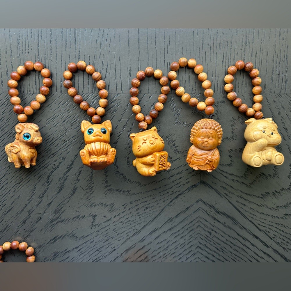 (ONE) Sandalwood keychain