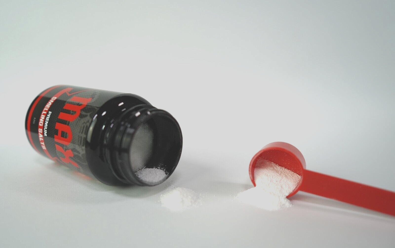 MAX Smelling Salts Ammonia Inhalant 32g bottled pre-workout